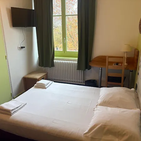 Hotel Couleurs Sud 46 Chambres Avec Ascenseur Et Bar-Restaurant Centre Ville-Gare Charleville-Mezieres-3