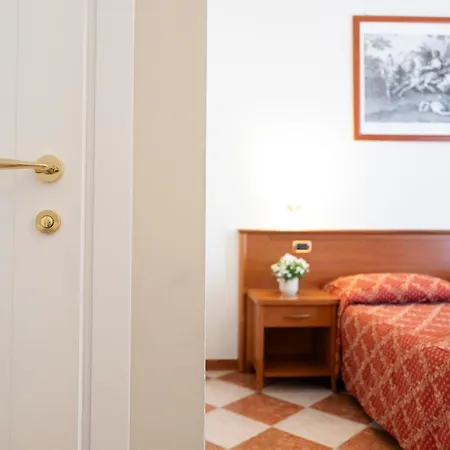Hotel Romantica-2