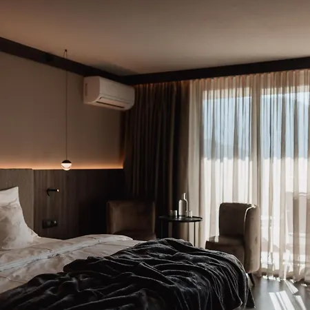 Hotel Maria Theresia Adults-Only-3