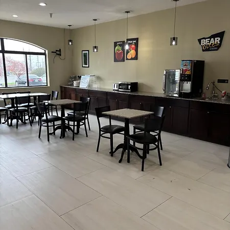 Travelodge By Wyndham St. Louis-3