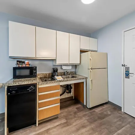 Mainstay Suites Cincinnati Blue Ash-3