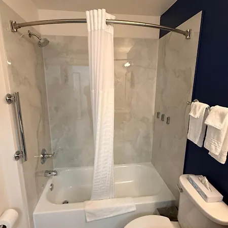 Microtel Inn And Suites Appleton-2