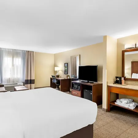 Comfort Inn & Suites Near University Of Wyoming-2