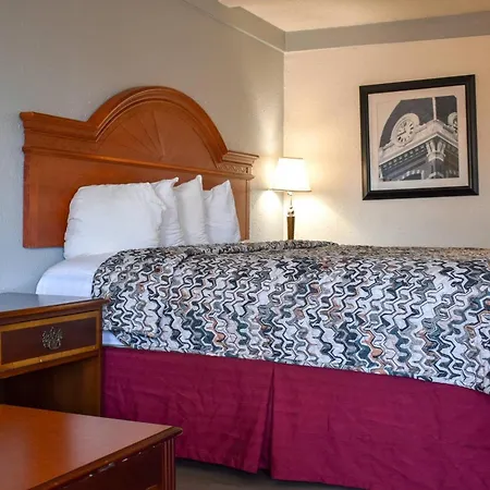 Rodeway Inn Auburn Hills - Detroit-2