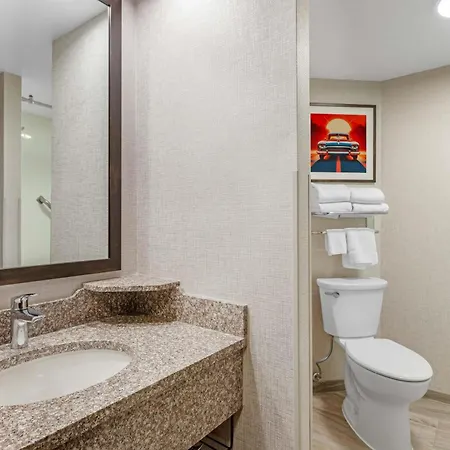 Drury Inn & Suites Joplin-3