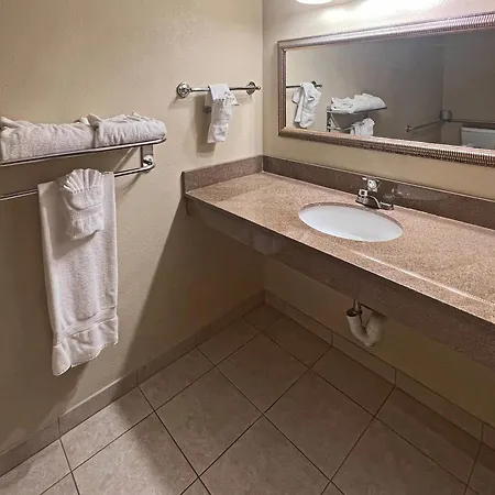 Clarion Inn Garden City-2