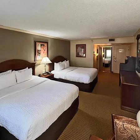 Clarion Inn Garden City-3