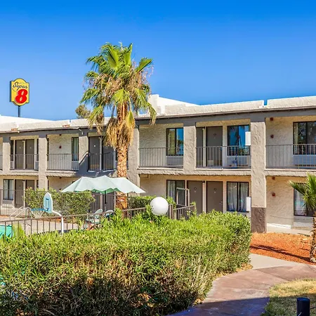 Super 8 By Wyndham Barstow-3