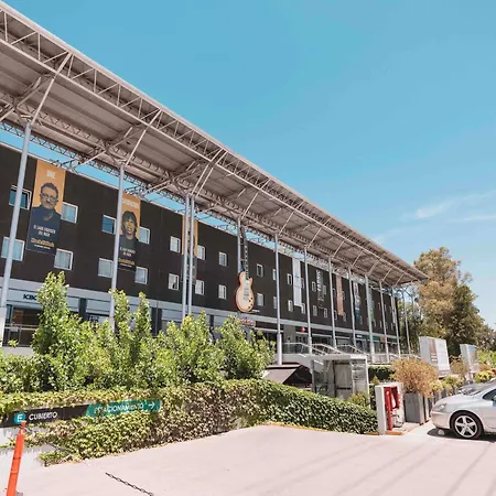 Ibis Pilar-3