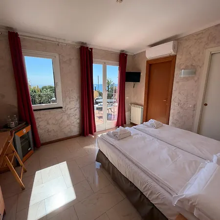 Hotel Villa Flora-2