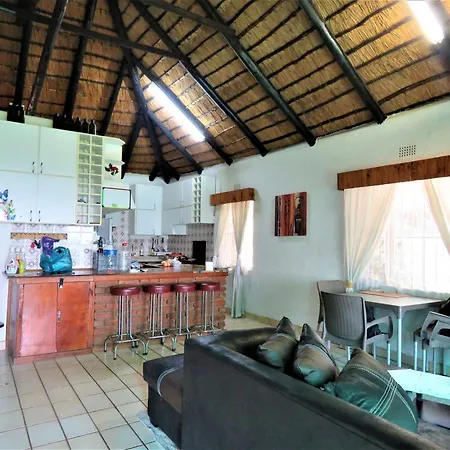 Viewpoint Lodge & Safari Tours-2