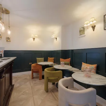 Somerset House Boutique Hotel And Restaurant-3