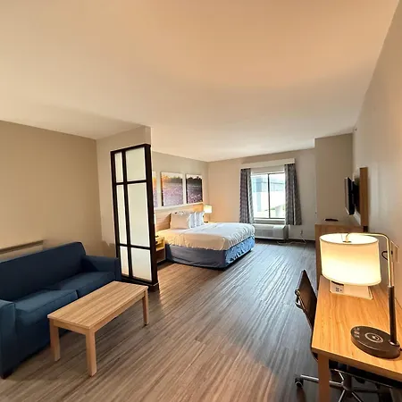 Days Inn & Suites By Wyndham Houston / West Energy Corridor-3