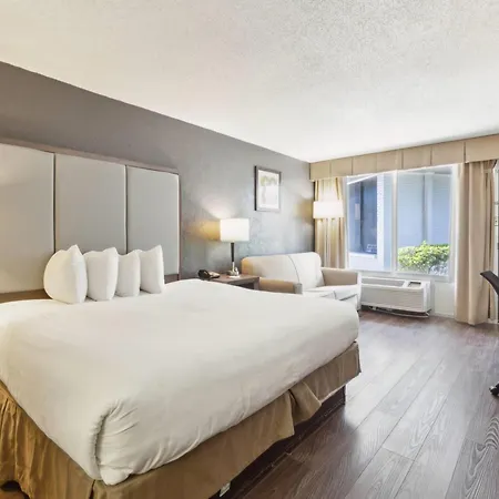 Ramada By Wyndham Houma-2