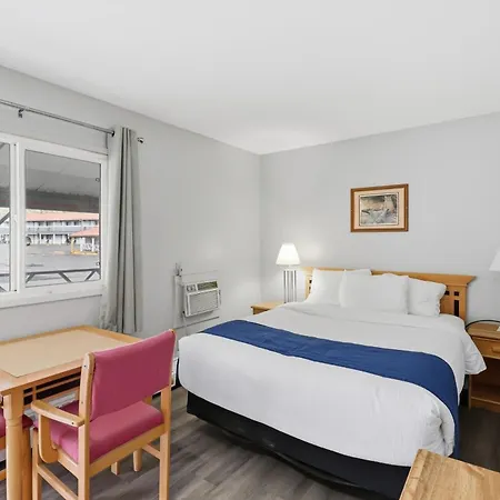 Canada'S Best Value Desert Inn & Suites-3