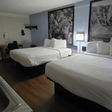 Super 8 By Wyndham Austin South I-35-2