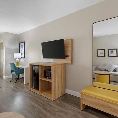 Comfort Suites West Jacksonville-3