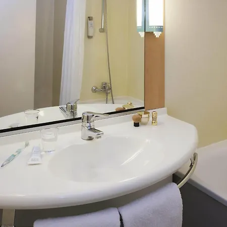 Ibis Paris Pantin Eglise-3
