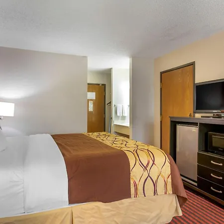 Rodeway Inn Coopersville-2