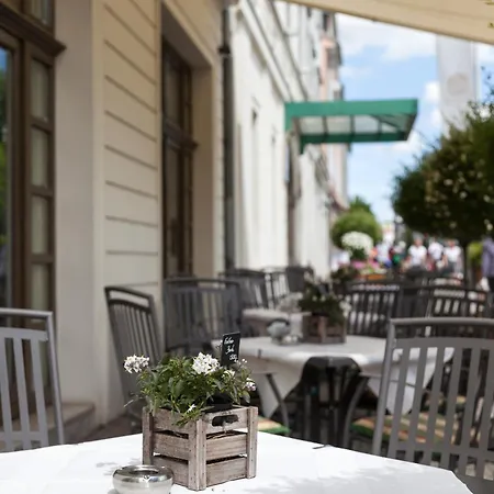 Best Western Premier Grand Hotel Russischer Hof-3