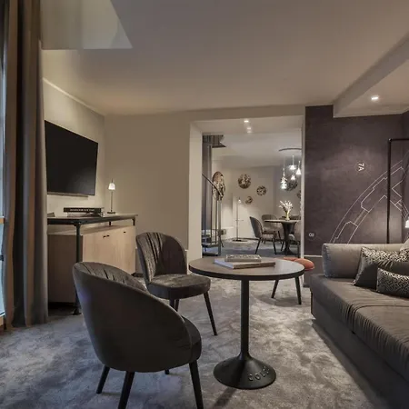 Wasserturm Hotel Cologne, Curio Collection By Hilton-3