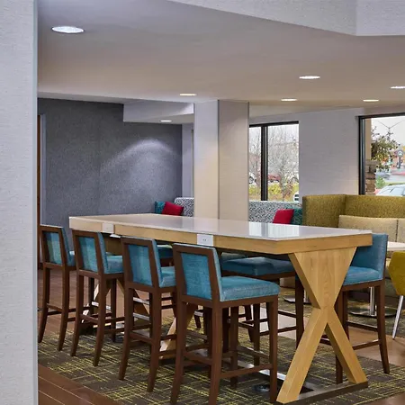 Hampton Inn Anchorage-3