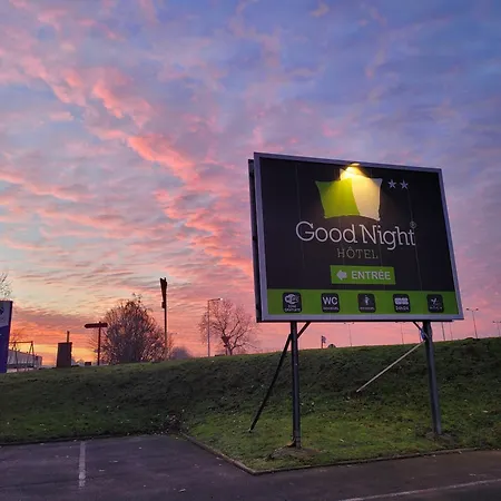 Good Night Hotel-2