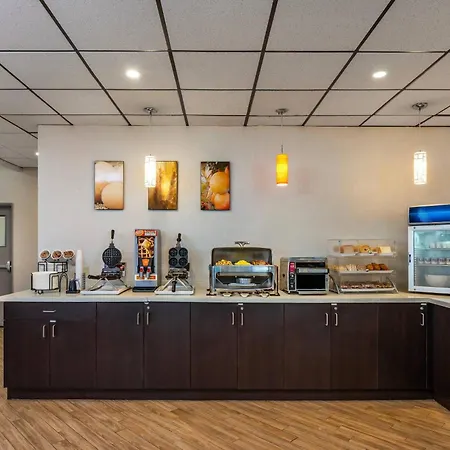 Comfort Inn & Suites Barrie - Highway 400-3