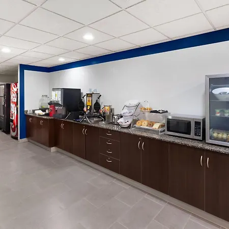 Microtel Inn And Suites Baton Rouge Airport-3