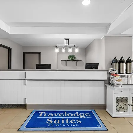Travelodge Suites By Wyndham Regina - Eastgate Bay-3