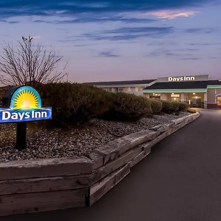Days Inn By Wyndham Minot-2