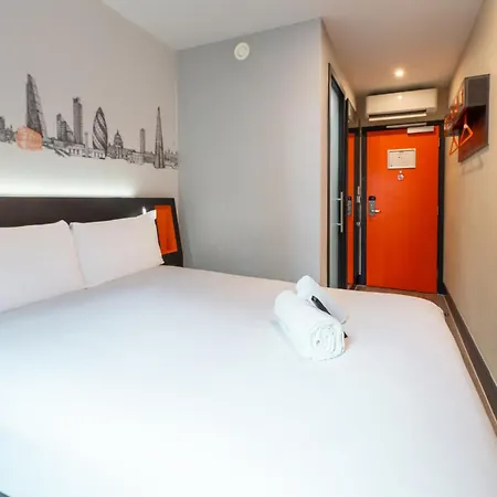 Easyhotel London City Shoreditch-3
