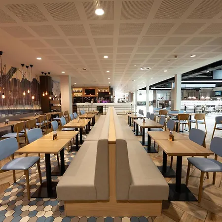 Hampton By Hilton Bristol Airport-3