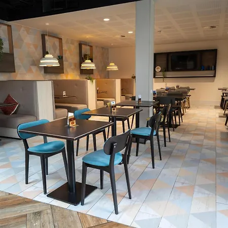 Hampton By Hilton Bristol Airport-3
