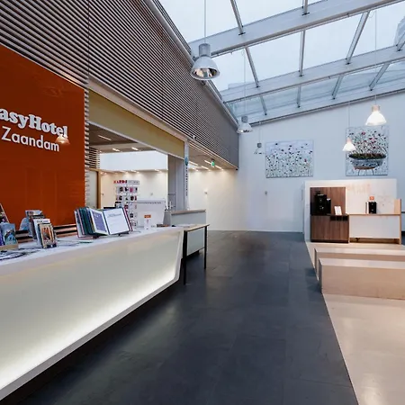 Easyhotel Amsterdam Zaandam-2