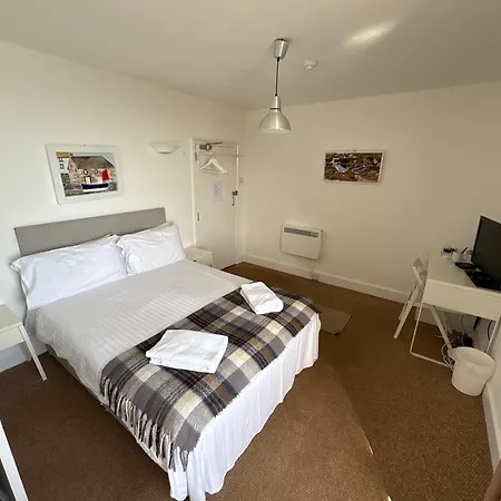 Cadgwith Cove Inn-3