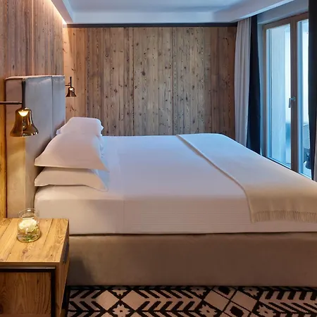 Le Massif Hotel & Lodge Courmayeur - The Leading Hotels Of The World-3