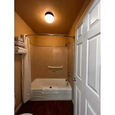 Plantation Oaks Suites & Inn Millington-3