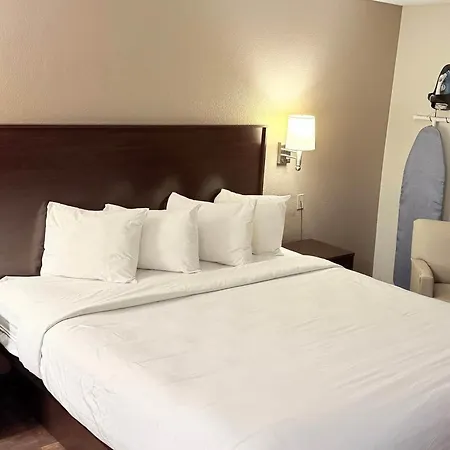Baymont By Wyndham Findlay-2
