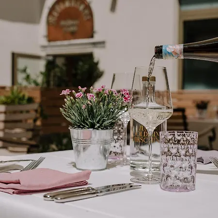 Boutiquehotel Zum Goldenen Hirschen-2
