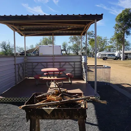 Narromine Rockwall Cabins And Caravan Park-3