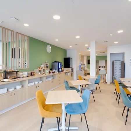 Karaez Hôtel - BritHotel Carhaix-3