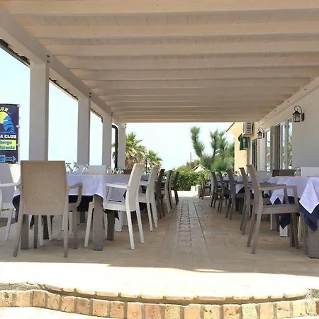 Vela Club Hotel & Appartamenti-2