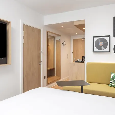 Hampton By Hilton Nuneaton-2