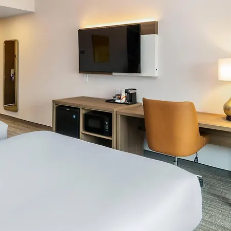 Comfort Inn & Suites-2