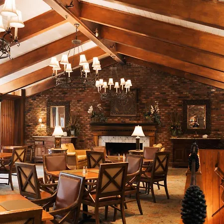 Pine Needles Lodge-3