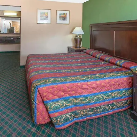 Knights Inn - Forest Hill, Tx-2