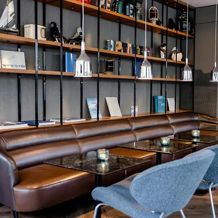 Motel One Hamburg-Alster-3