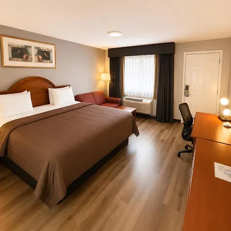 Ozark Inn & Suites-3