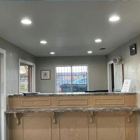 Regency Inn Hondo-2